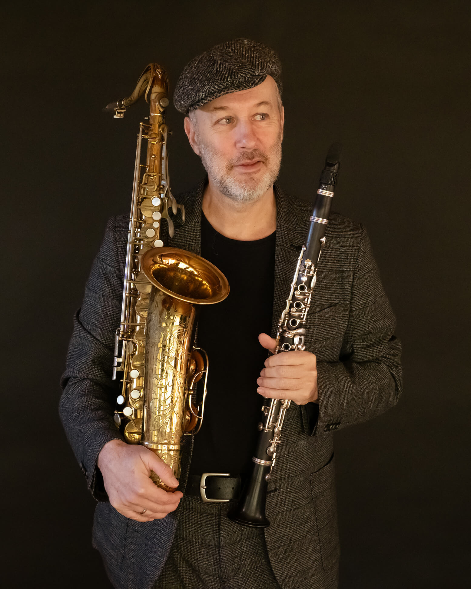 Reiner Möhringer mit Saxophon und Klarinette
